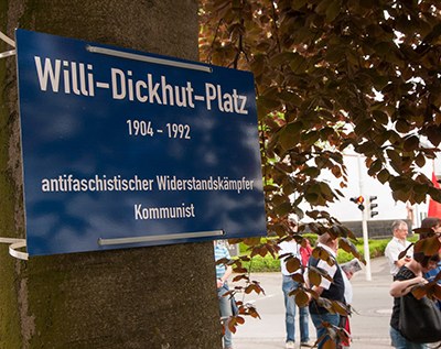 Würdige Gedenkkundgebung zum Tag der Befreiung und für Willi Dickhut in Solingen