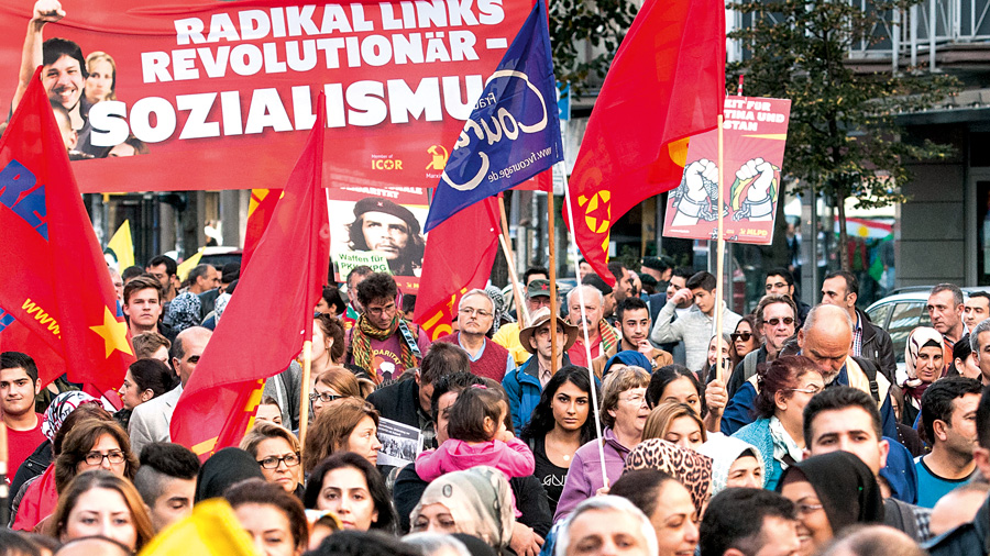 Demo-für-Kobane-Duesseldorf.jpg