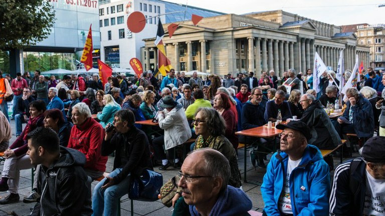Stuttgart: Wahlkampfauftakt in der Hauptstadt des Auto-Kartells
